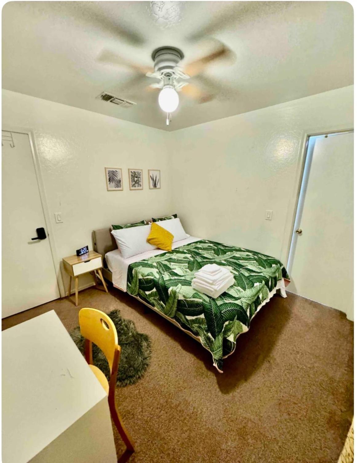 Cozy Private Room With Shared Bathroom Inside A House 凤凰城 外观 照片
